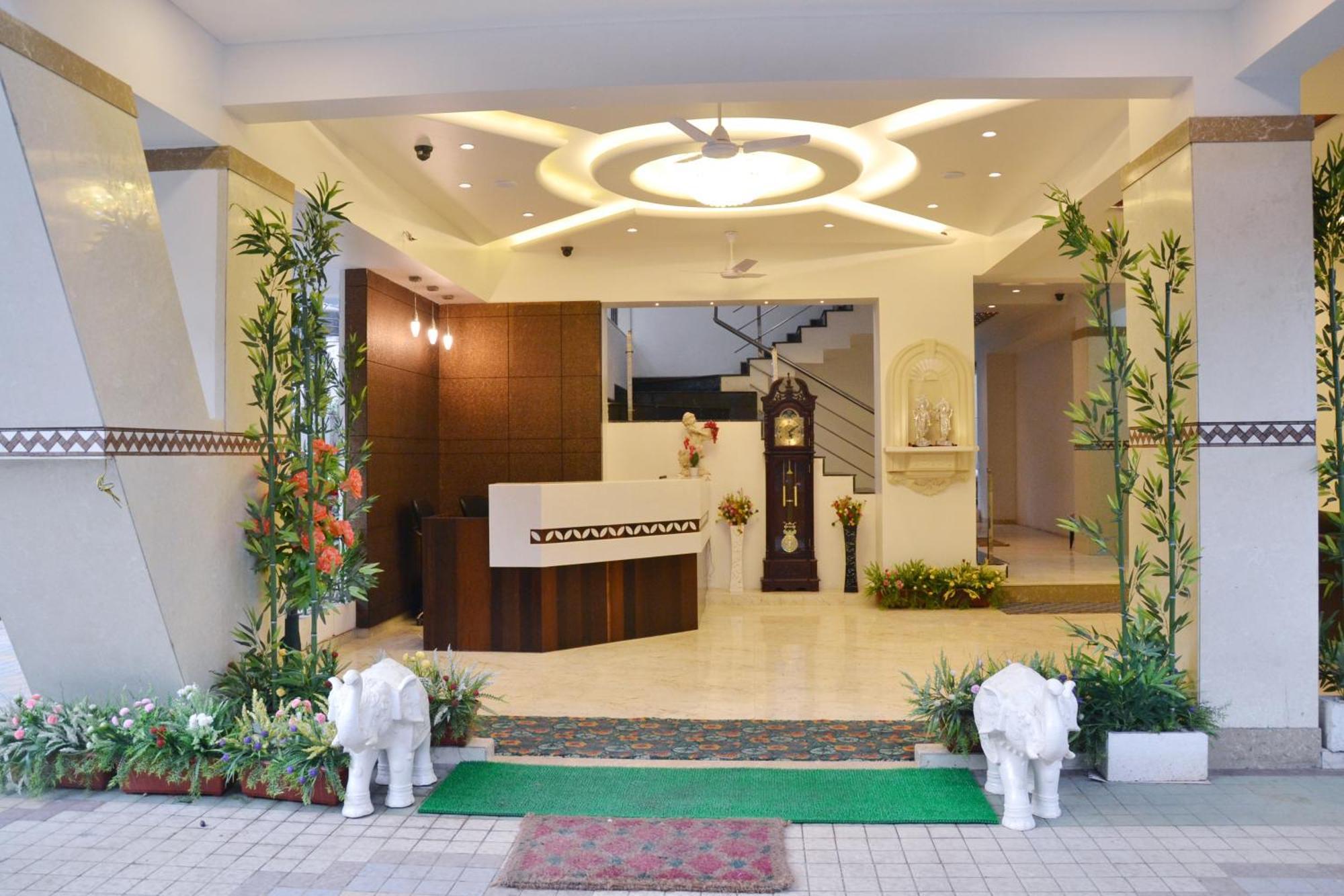 Hotel The Grand Tulip 3*