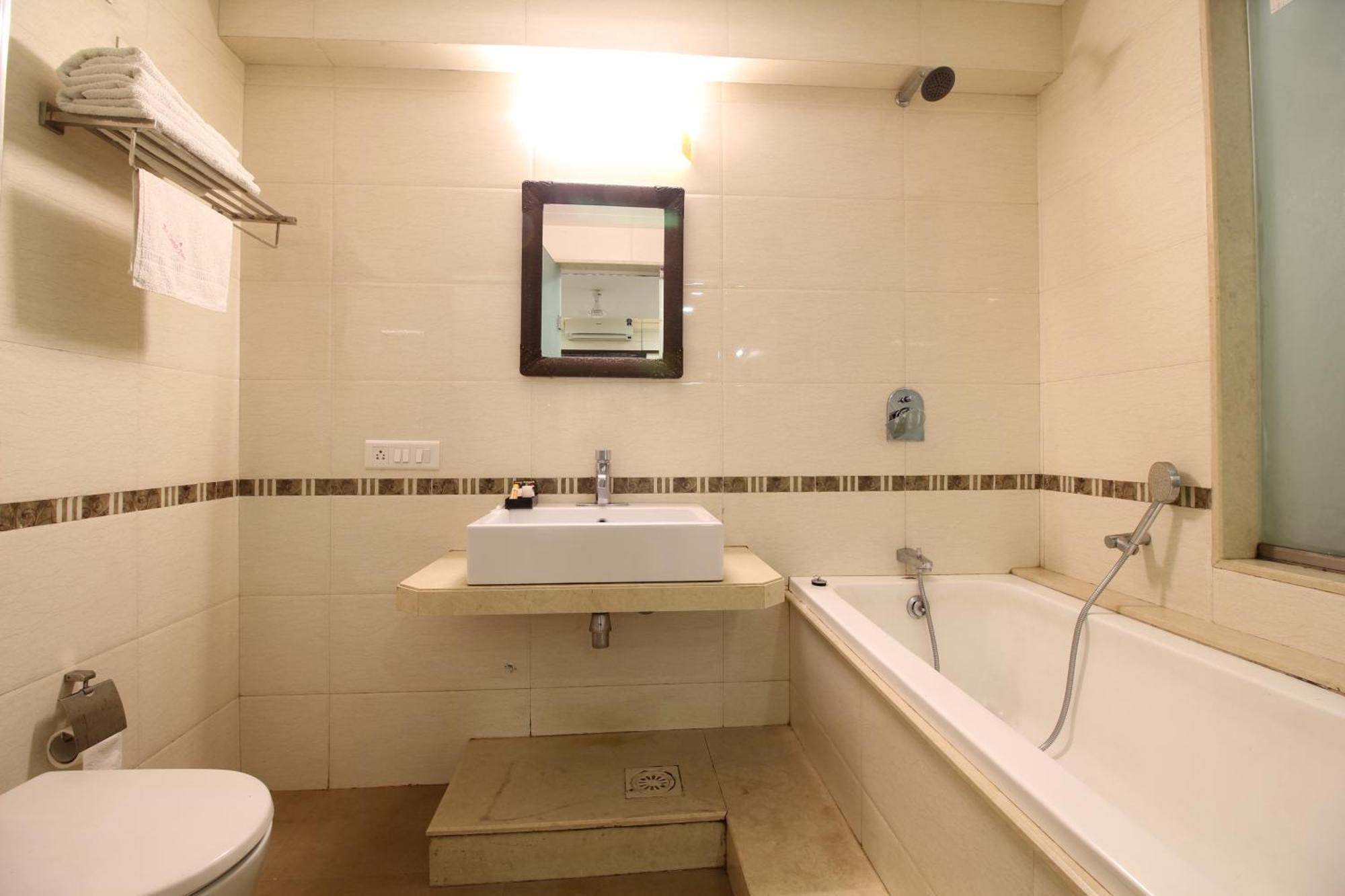 Hotel The Grand Tulip 3*